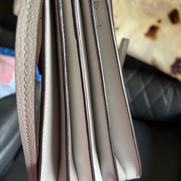 Micheal kors bag - Picture 8 of 14